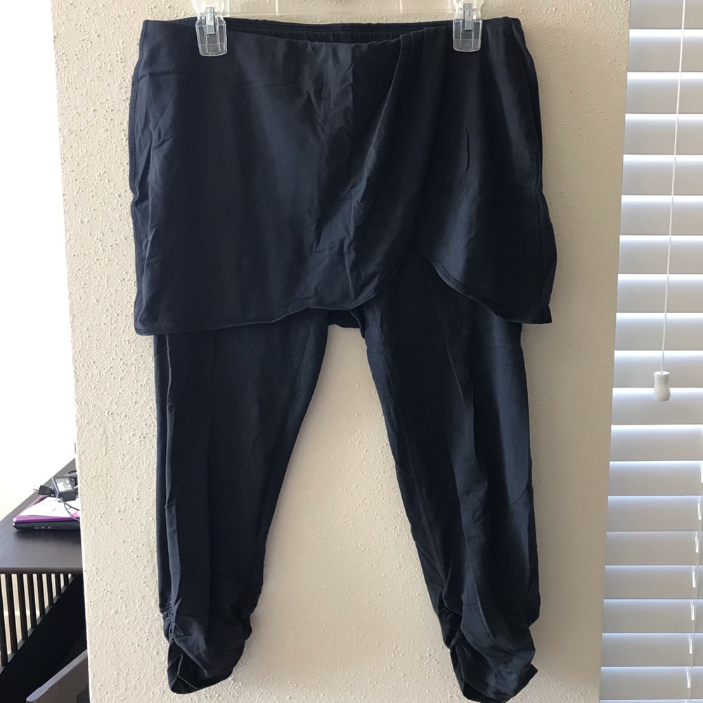 Lucy workout capris w/ over skirt & ruched detail